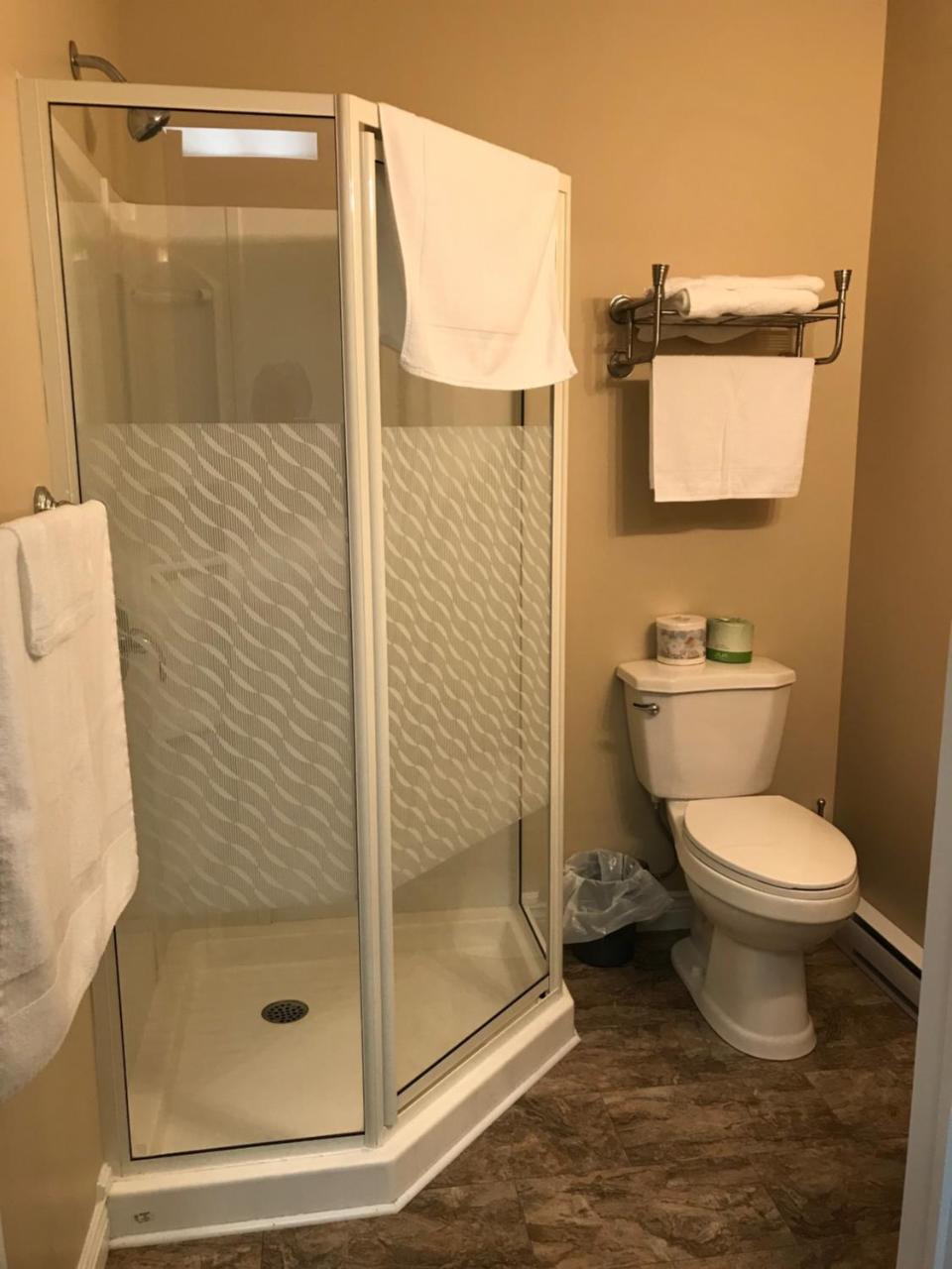 Riverview Suites 克拉伦维尔 外观 照片